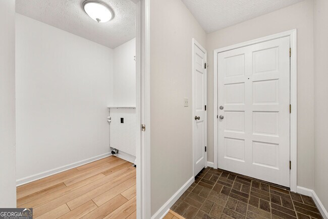Building Photo - 503 Waterwood Bend
