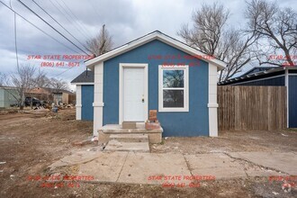 Building Photo - 2110 SW 2nd Ave
