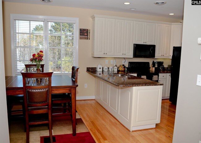 Foto del edificio - 319 Long Pointe Ln