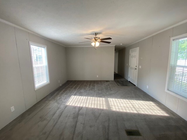 Foto del edificio - 10 Bradley Ln