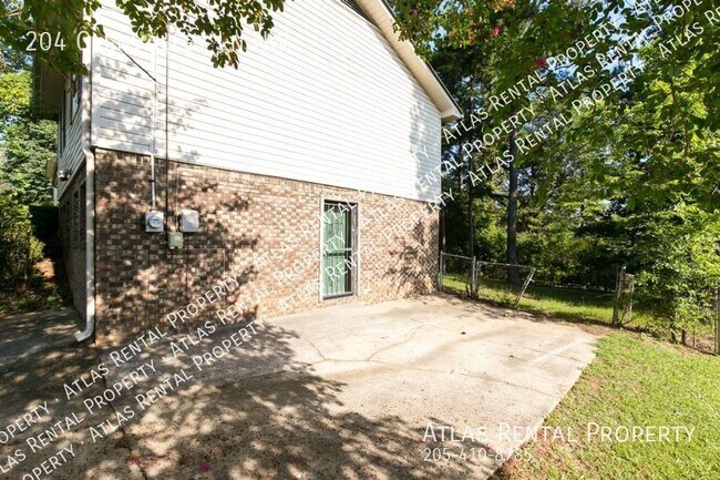 Foto del edificio - 204 Glenvalley Ln NW