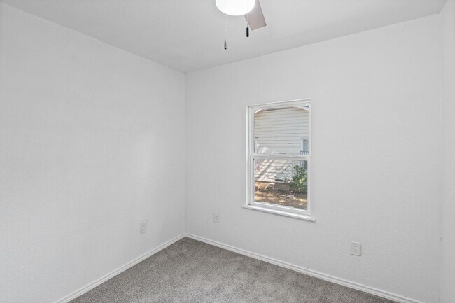 Foto del edificio - 2515 Yeager St