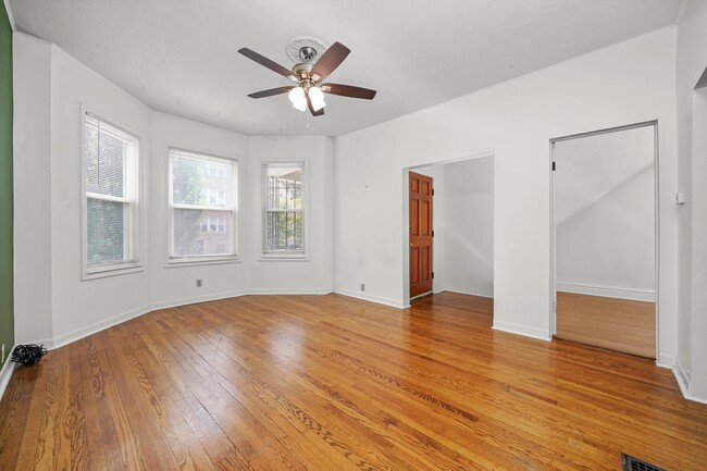 Foto del edificio - 2444 W Gunnison St