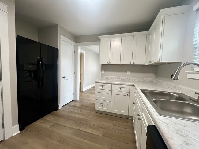 Foto del edificio - 2916 McDonald Dr SW