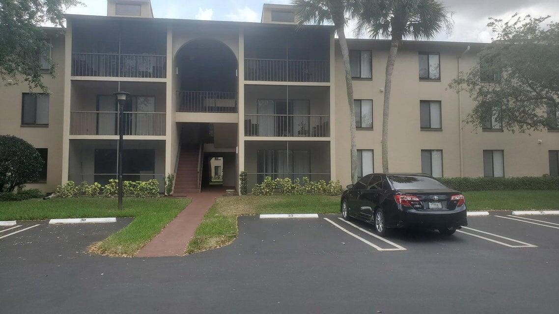 Foto principal - 203 Foxtail Dr