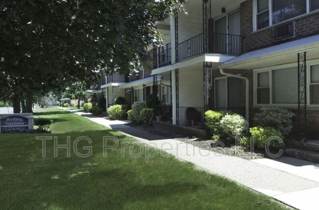 Foto del edificio - 405 Franklin Turnpike
