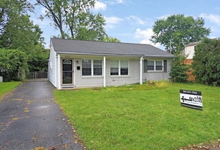 Building Photo - 3112 Commander Dr