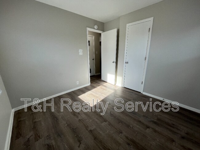 Building Photo - 5507 E Rawles Ter
