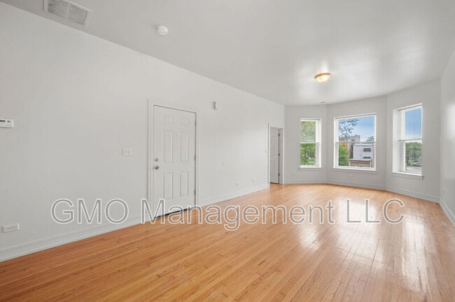 Building Photo - 4230 W Adams St