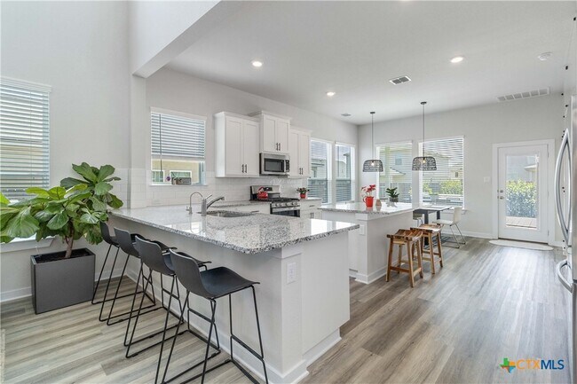 Foto del edificio - 1922 Esplanade Ave