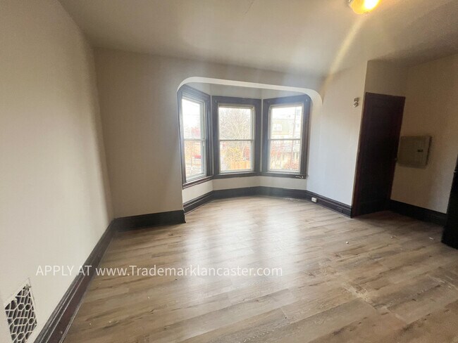 Foto del edificio - 626 W Lemon St