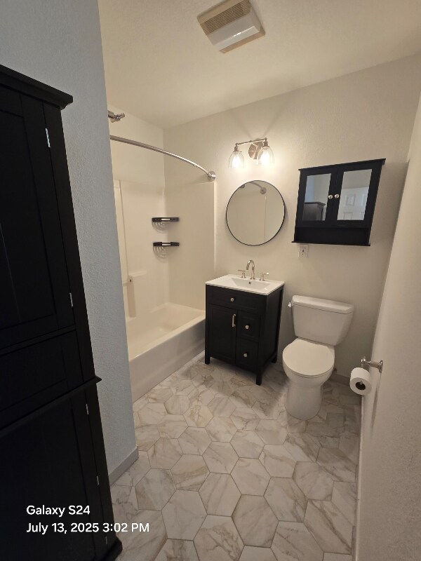 Building Photo - 9310 Manor Dr