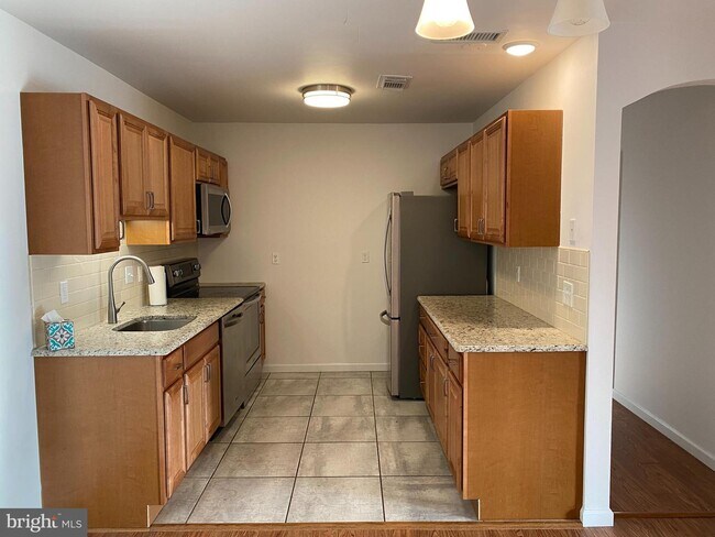 Building Photo - 5422 Valley Green Dr