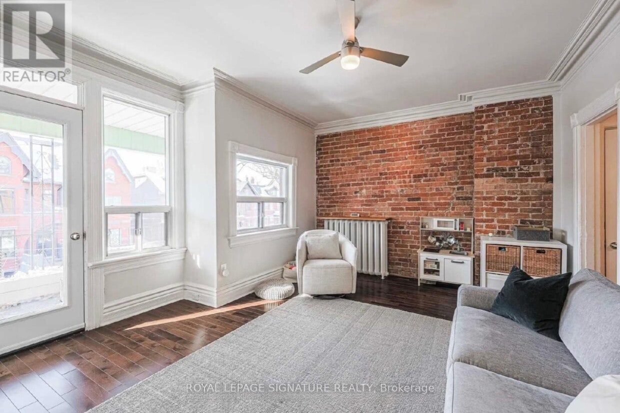 Primary Photo - 553 Euclid Ave