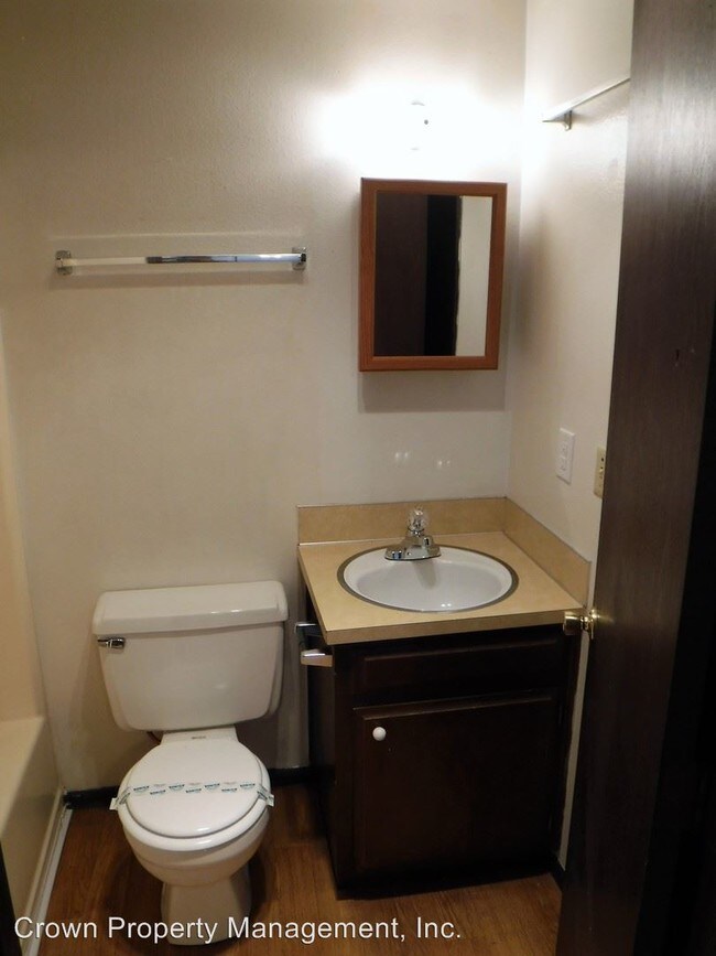 Foto del edificio - 3501 Manor Dr NE