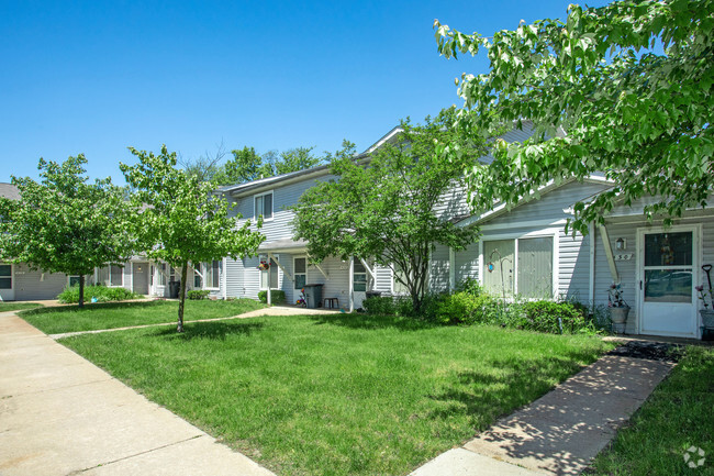 Building Photo - Eagle Pond Townhouses