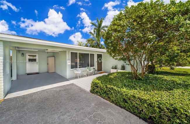 Photo - 1421 NE 41st St House