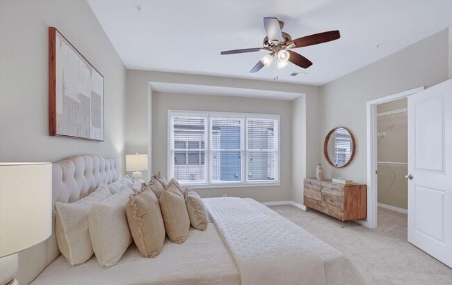 Building Photo - Modern 3BR Townhome with Rooftop Terrace & Garage in Old Town Commons