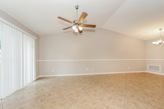 Building Photo - 11768 Wattle Tree Rd N