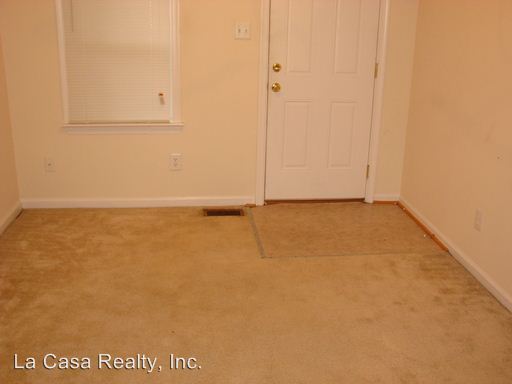 Building Photo - 803 Fox Chase