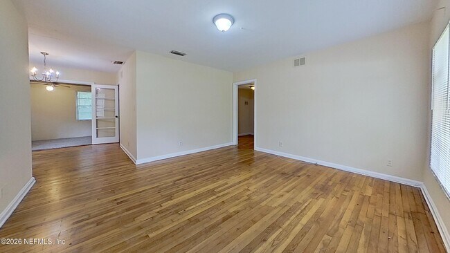 Foto del edificio - 607 Garden Cliff Ct