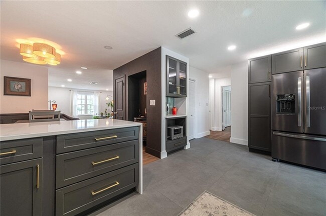 Building Photo - 1097 Eden Isle Blvd NE