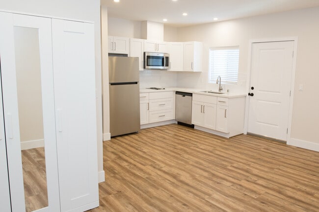 Building Photo - 15042 Cullen St