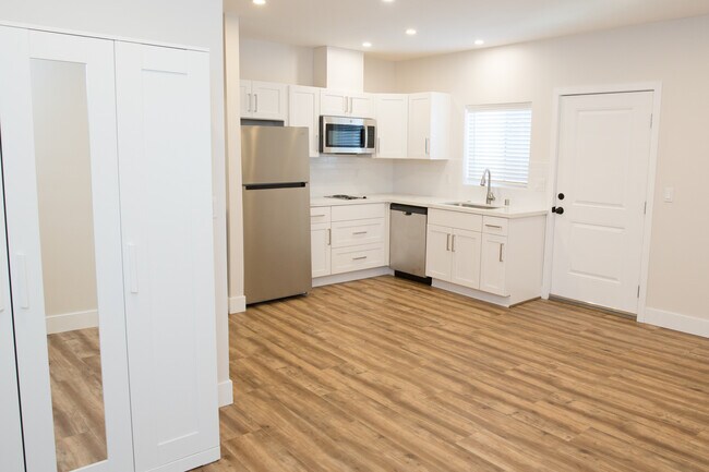 Foto del edificio - 15042 Cullen St