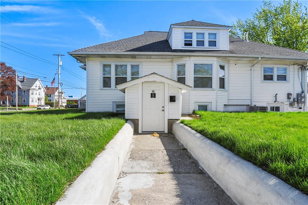 Primary Photo - 1124 Newport Ave