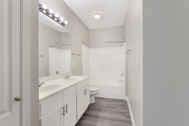 Foto del edificio - The Preserve at West View Apartments