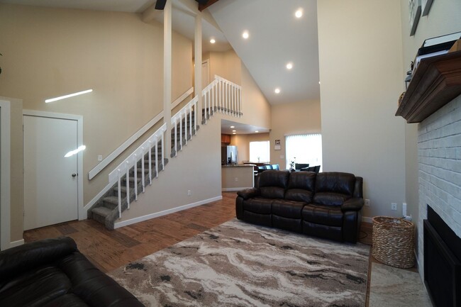 Foto del edificio - 7980 Camfield Cir