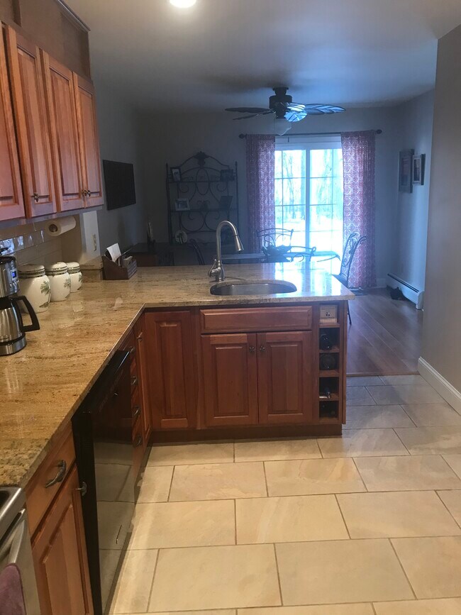 Kitch con vista opuesta - 18 Lake Forest Dr