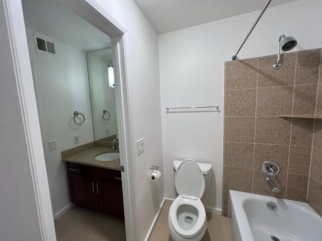 Foto del edificio - 1315 A St