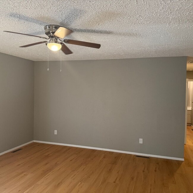 Building Photo - remodeled 3 bedroom 2 bathroom home