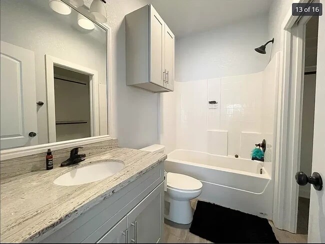 Foto del edificio - 2114 Crescent Pointe Pky