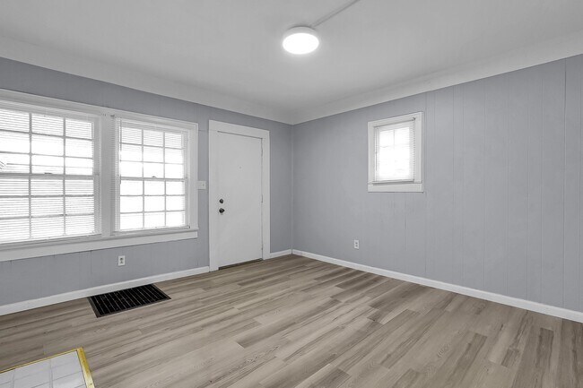 Foto del edificio - 3176 E 5th Ave