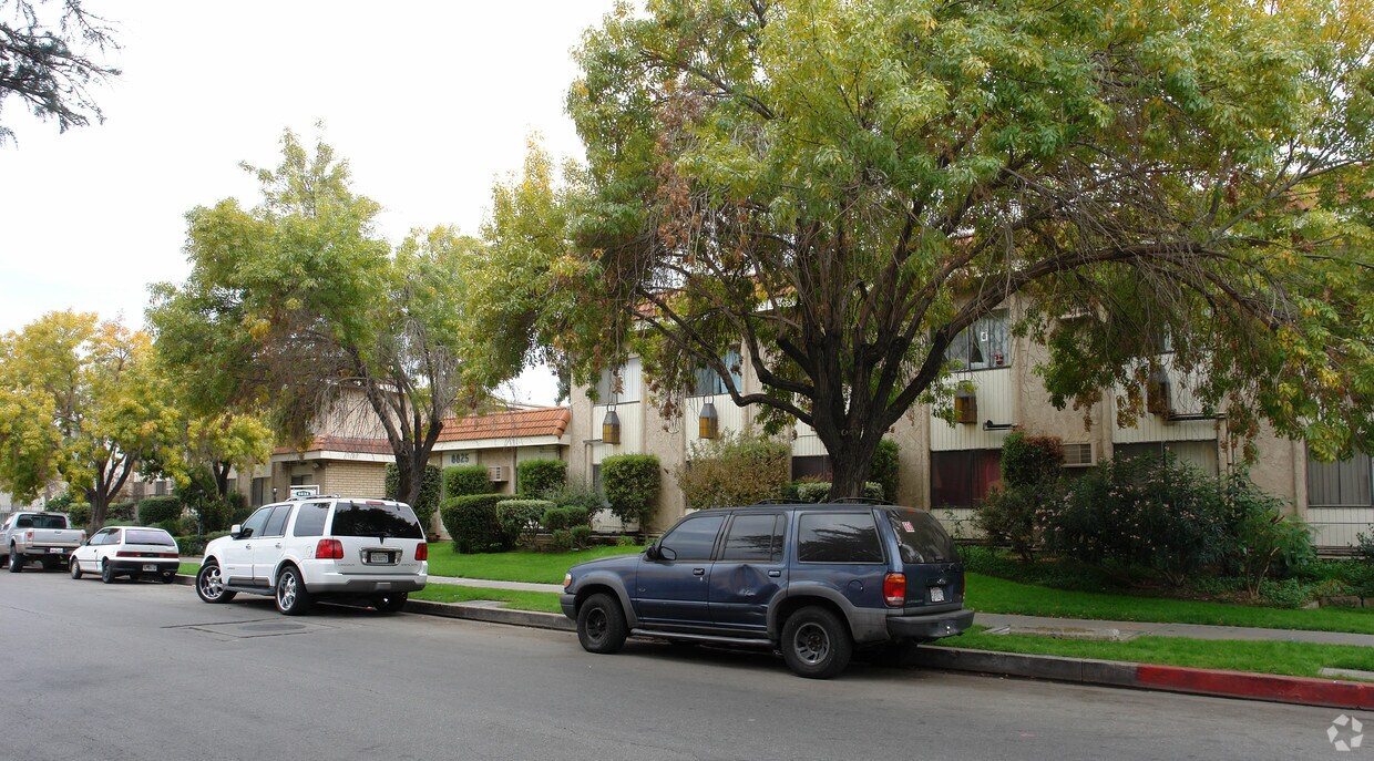 Building Photo - 8825 Cedros Ave