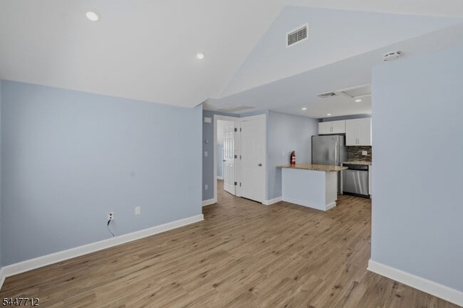 Foto del edificio - 161 Broughton Ave