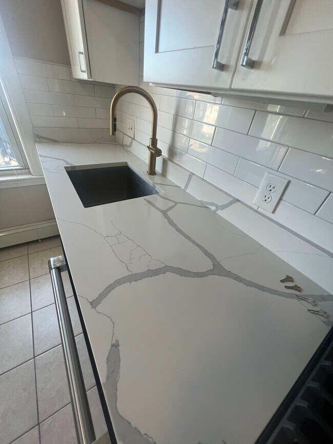 Foto del edificio - 7 Downer Ave