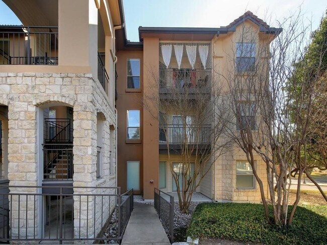 Foto del edificio - 6000-2 Shepherd Mountain Cove