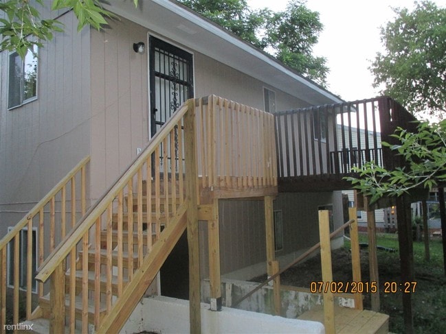Building Photo - 4432 Willoughby Rd