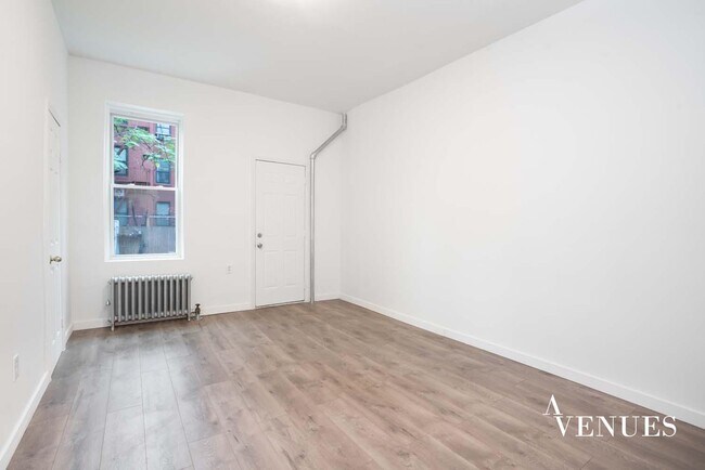 Foto del edificio - 216 E 111th St