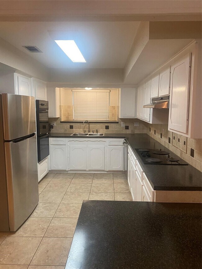 Foto del edificio - 3206 Vandyke Dr