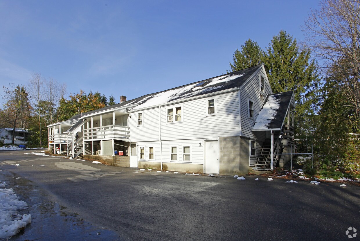 13 Railroad, Newmarket, NH 03857 Apartments in Newmarket, NH