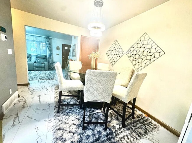 Foto del edificio - 5066 Colonial Ct