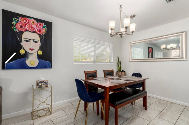 Building Photo - 7320 N 17th Ave