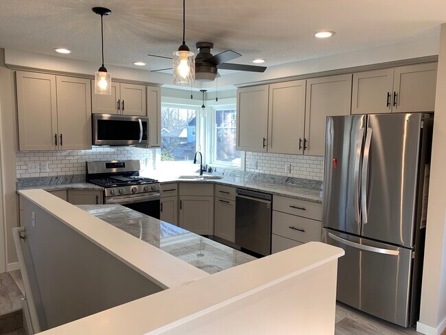 Cocina - 3100 W 55th St