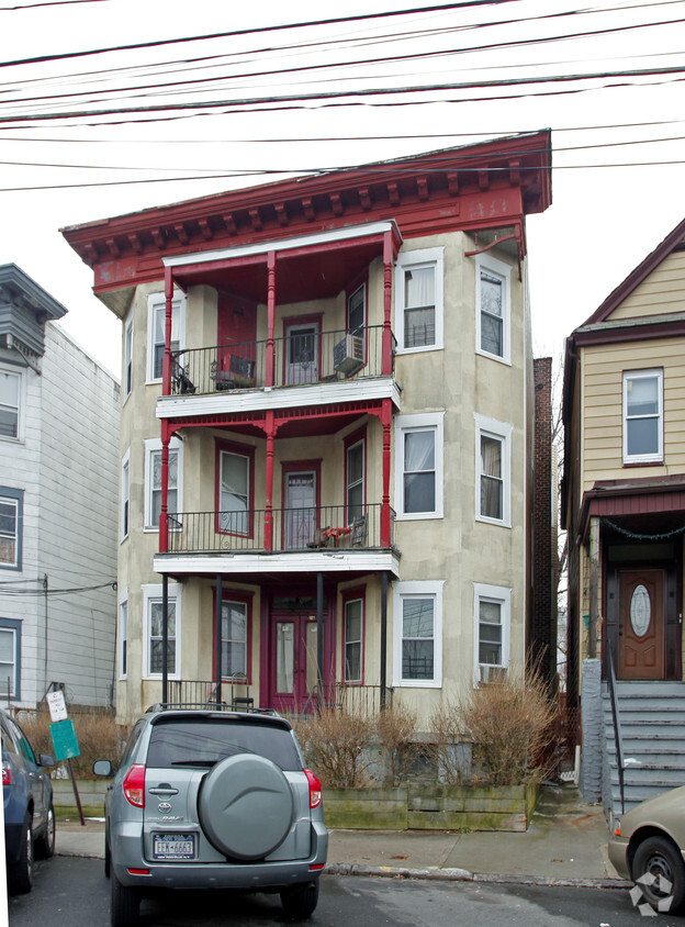 Primary Photo - 16 Astor Pl