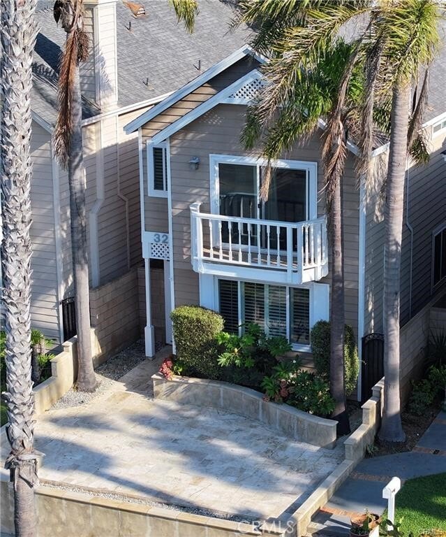 Building Photo - 320 17th St