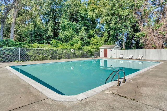 Complex shared pool - 3602 Timberline Trl